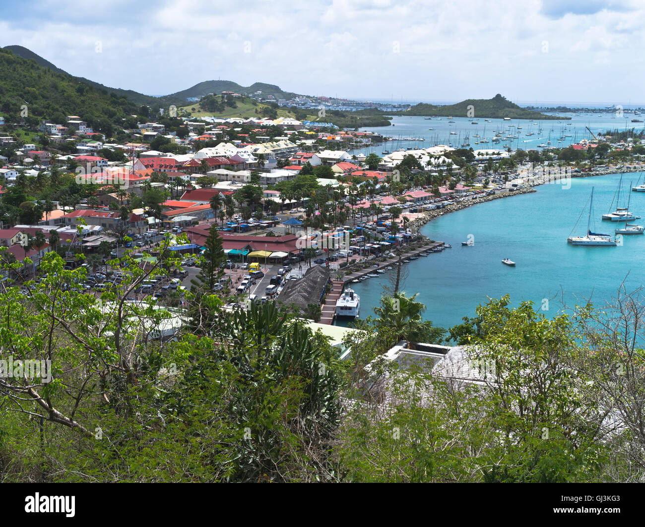 dh Marigot front de mer ST MARTIN CARIBBEAN Bay et ville ouest indies saint Martins port français îles leeward Banque D'Images