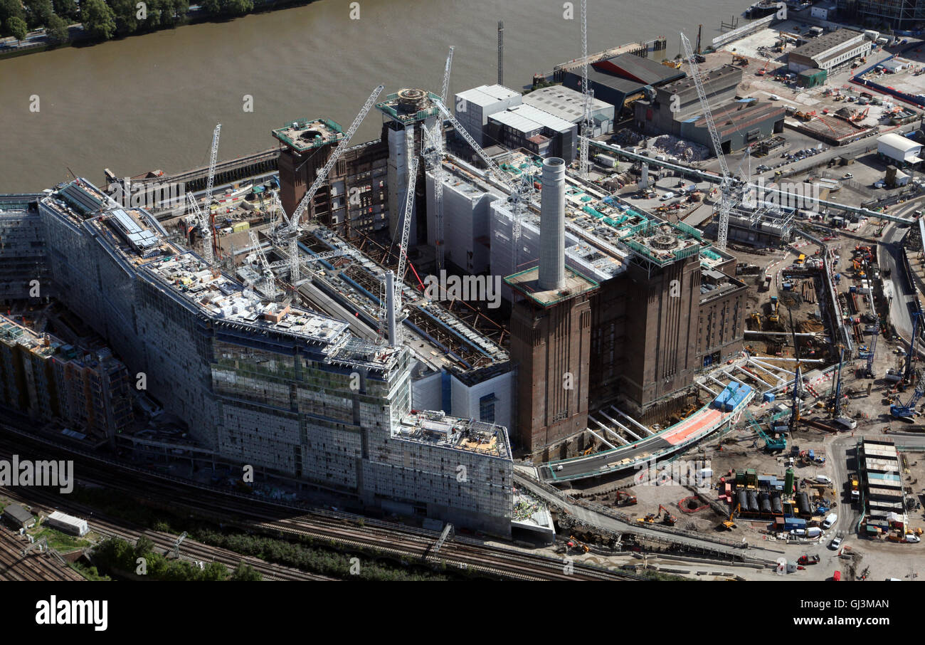 Vue aérienne de la Battersea Power Station de développement par la Tamise, Londres SW8, UK Banque D'Images