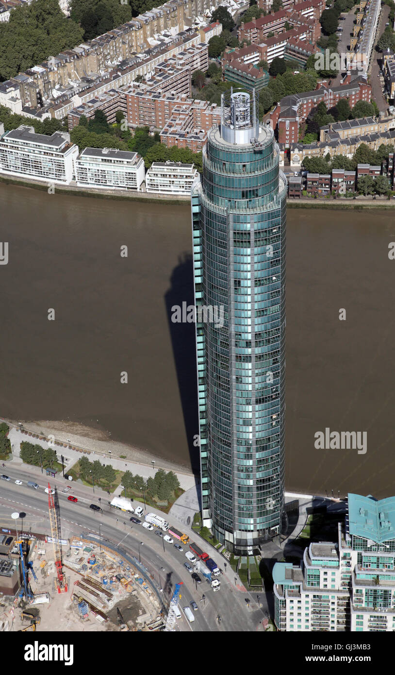 Vue aérienne de la St George Wharf Tower ou Tour de Vauxhall à Battersea, Londres, UK Banque D'Images