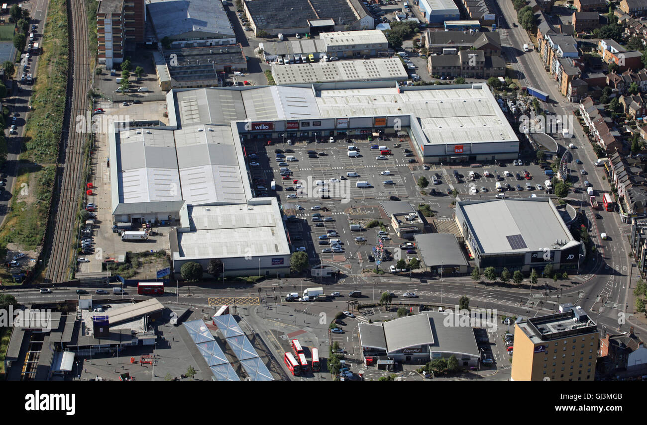 Vue aérienne de Tottenham Hale Retail Park, London N15, UK Banque D'Images