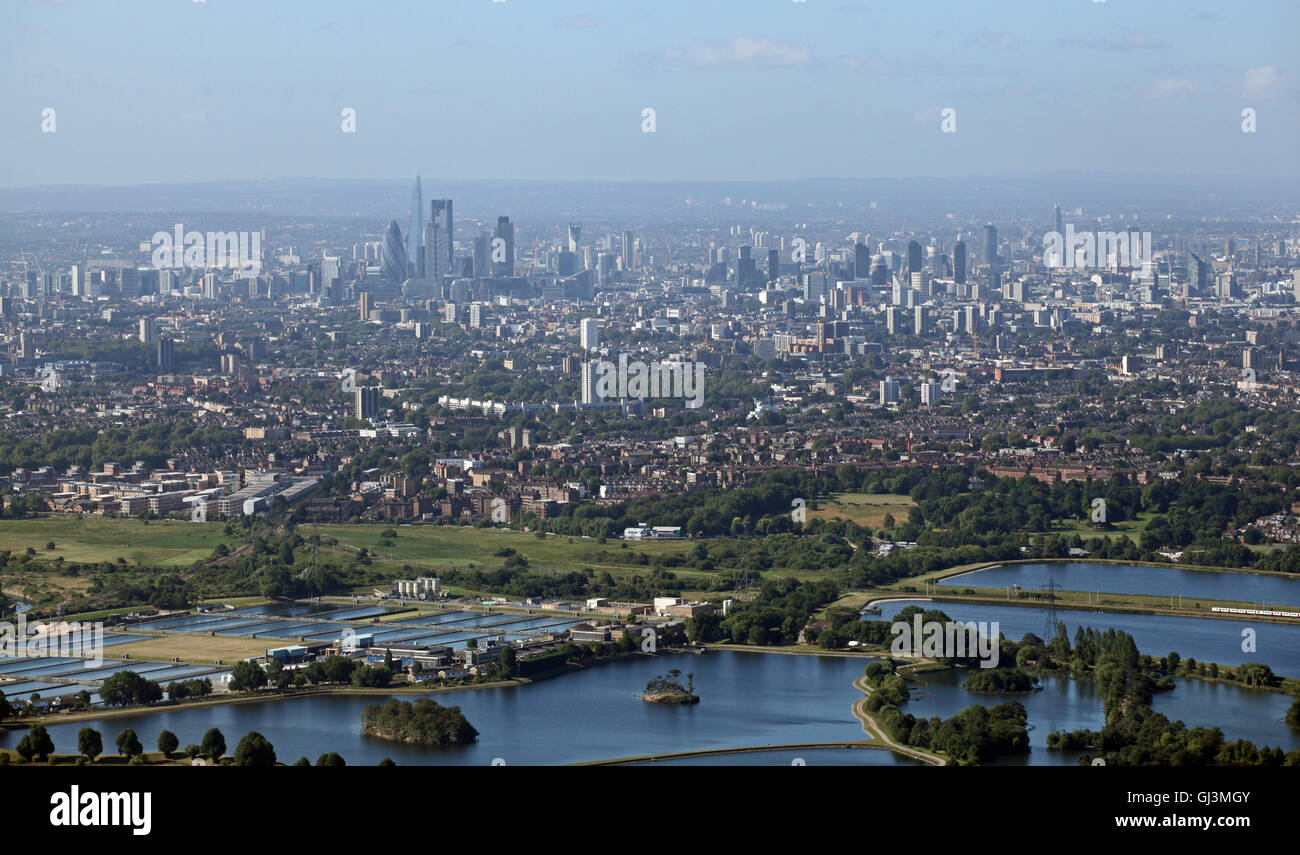 Vue aérienne de la ville de Londres à partir de la Lea Valley à l'ouest du sud Banque D'Images