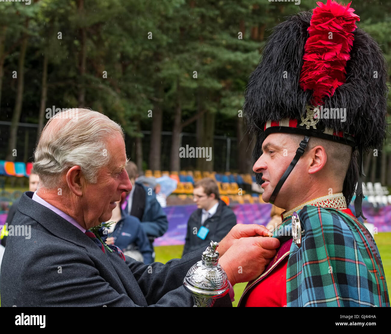 Ballater, dans l'Aberdeenshire, Ecosse, Royaume-Uni. 11 août 2016. C'est Charles prince de Galles et duc de Rothesay à Ballater Jeux. Banque D'Images