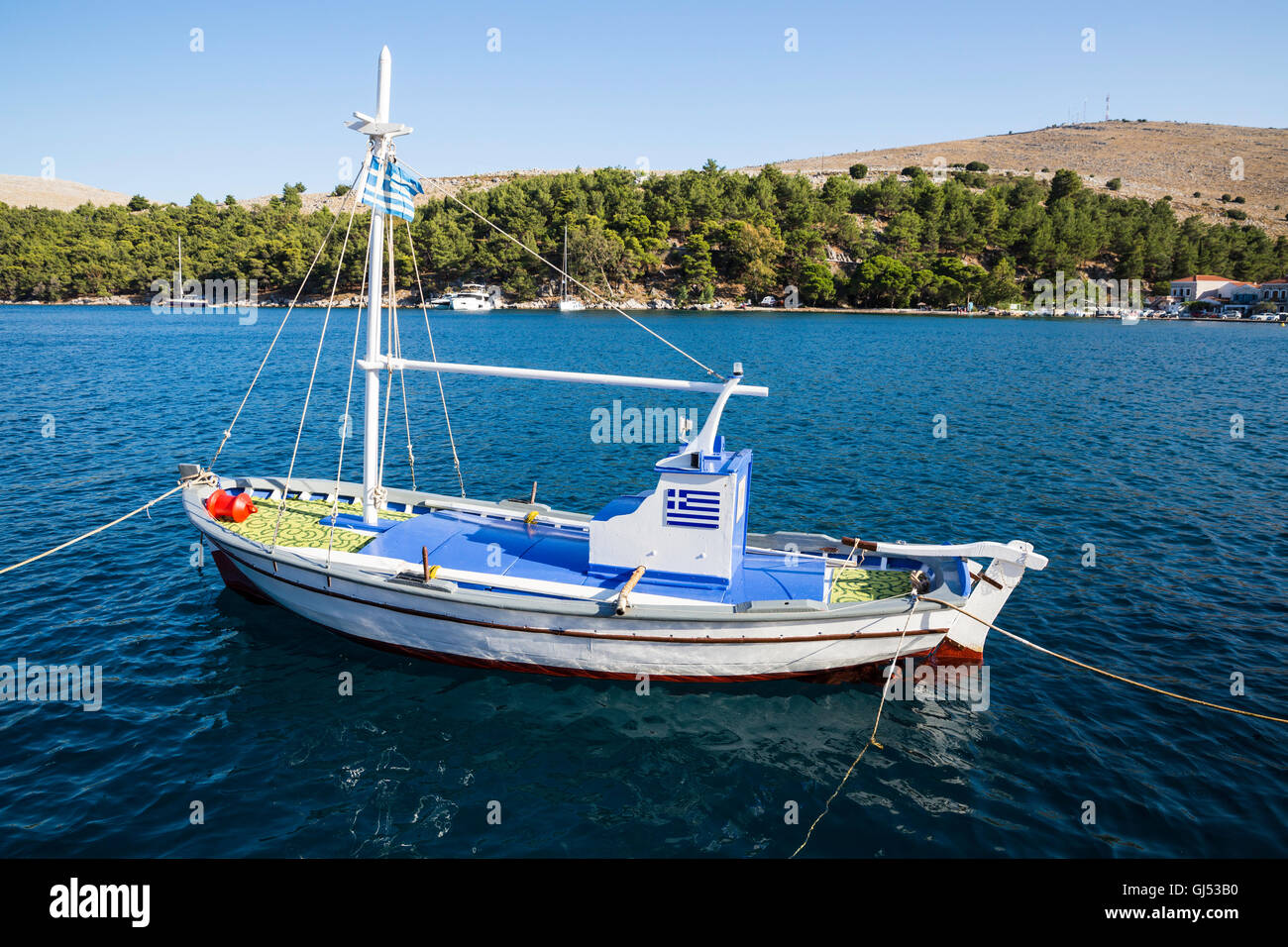 Petit bateau de pêche traditionnelle en mer dans Archangelos village, l'île de Chios Chios, Sakiz Adasi.en turc. Banque D'Images