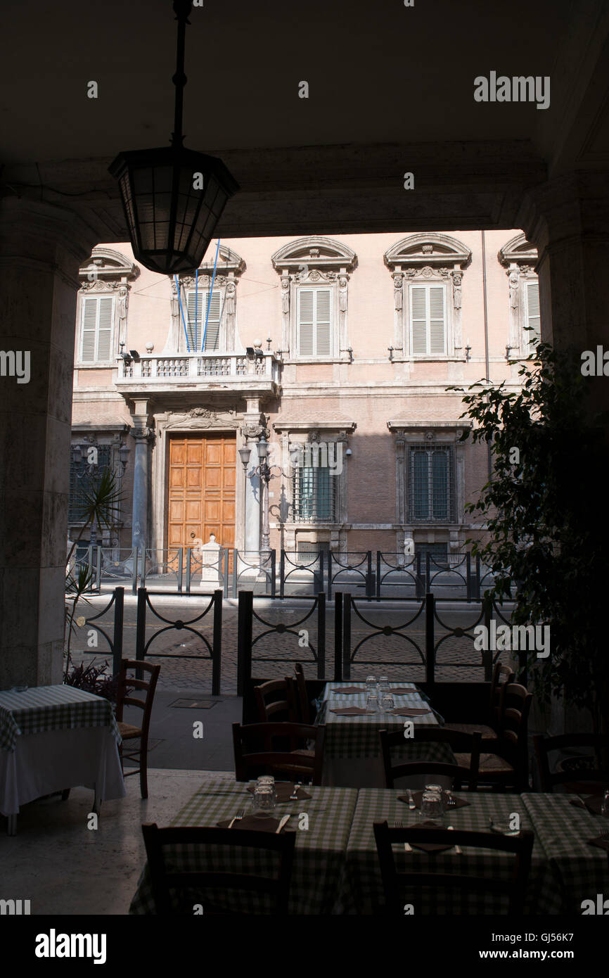 Palais Madama à Rome accueil de la chambre de sénateurs de la République italienne. Porte principale Banque D'Images