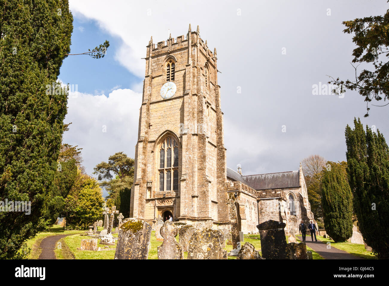 L'extérieur de l'église St. Candidas, Whitchurch Canonicorum village. Cette église anglicane est en un lieu saint, une église saxonne se leva Banque D'Images