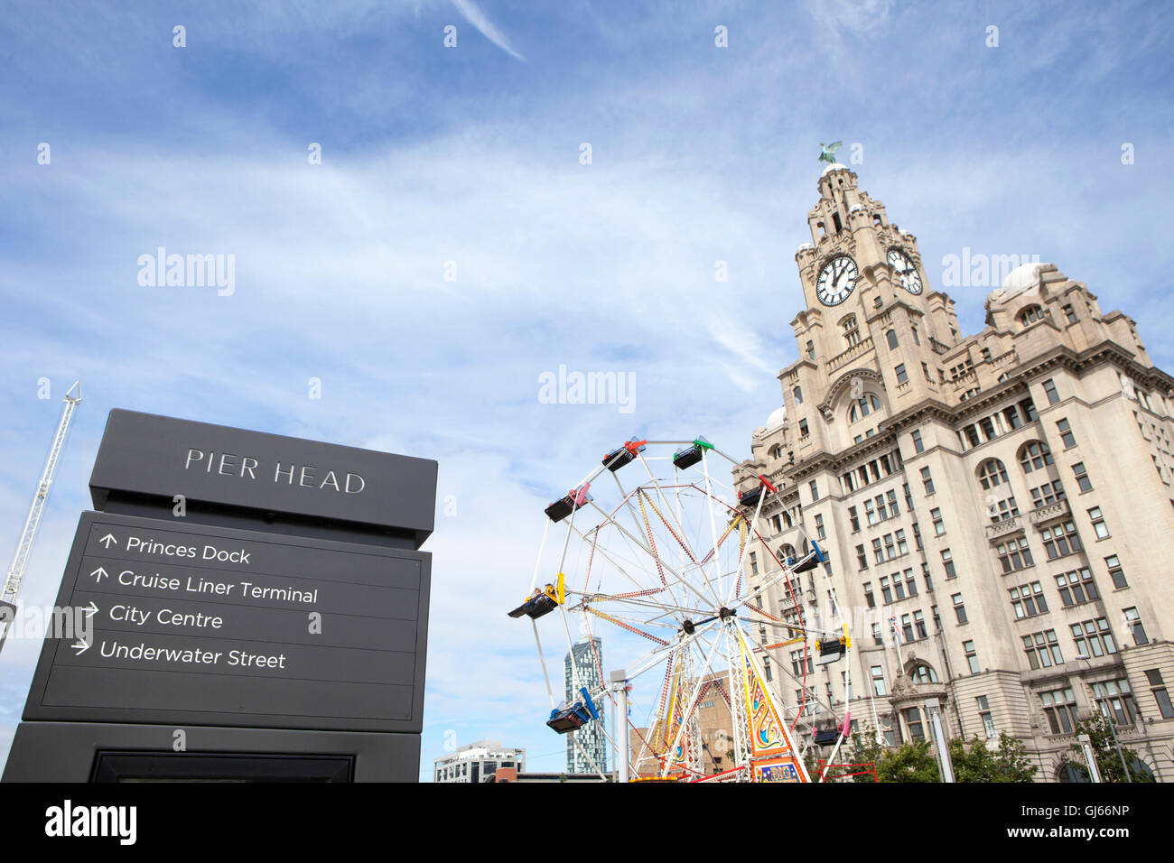 Le célèbre bâtiment du foie sur Liverpool's Pier Head, Liverpool, Merseyside, Royaume-Uni. Banque D'Images