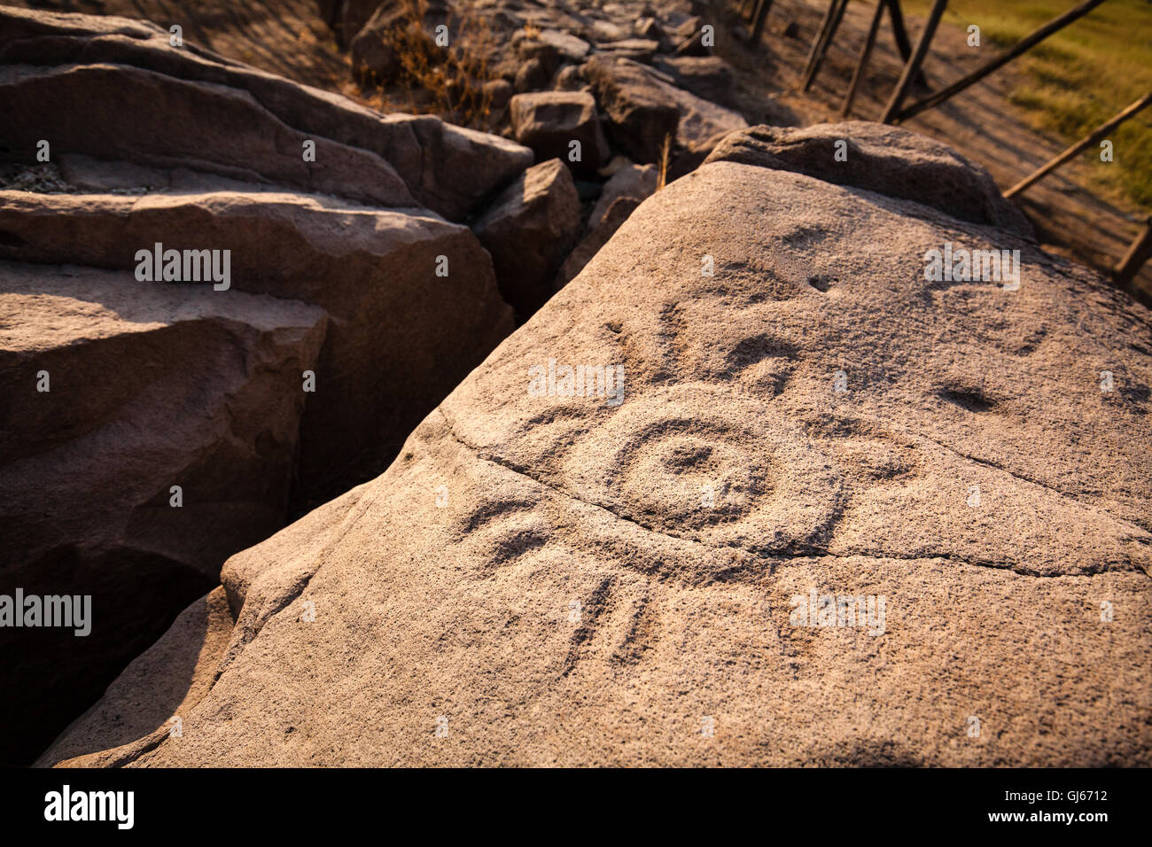 Pétroglyphes précolombiens sur Cerro de la Mascara près de El Fuerte, Sinaloa, Mexique. Banque D'Images