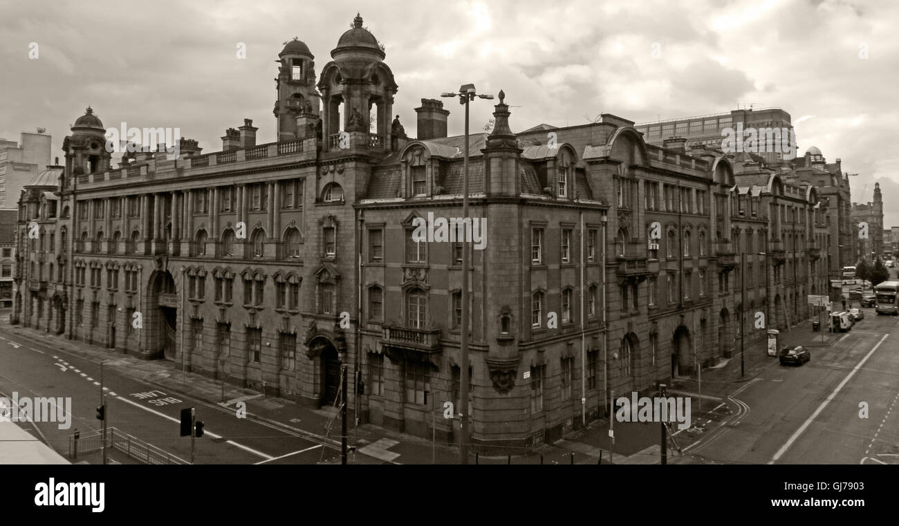 L'échelle de l'image sépia 50 London Road Fire Station, Manchester, M1 2PH Banque D'Images