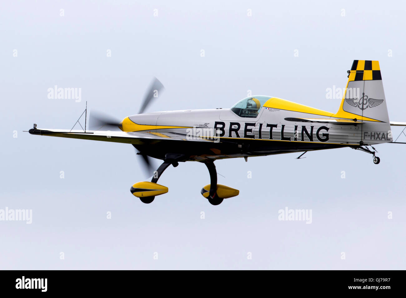 F-HXAL Extra Breitling EA300 deux places avion monoplan de voltige à RIAT 2016 Banque D'Images