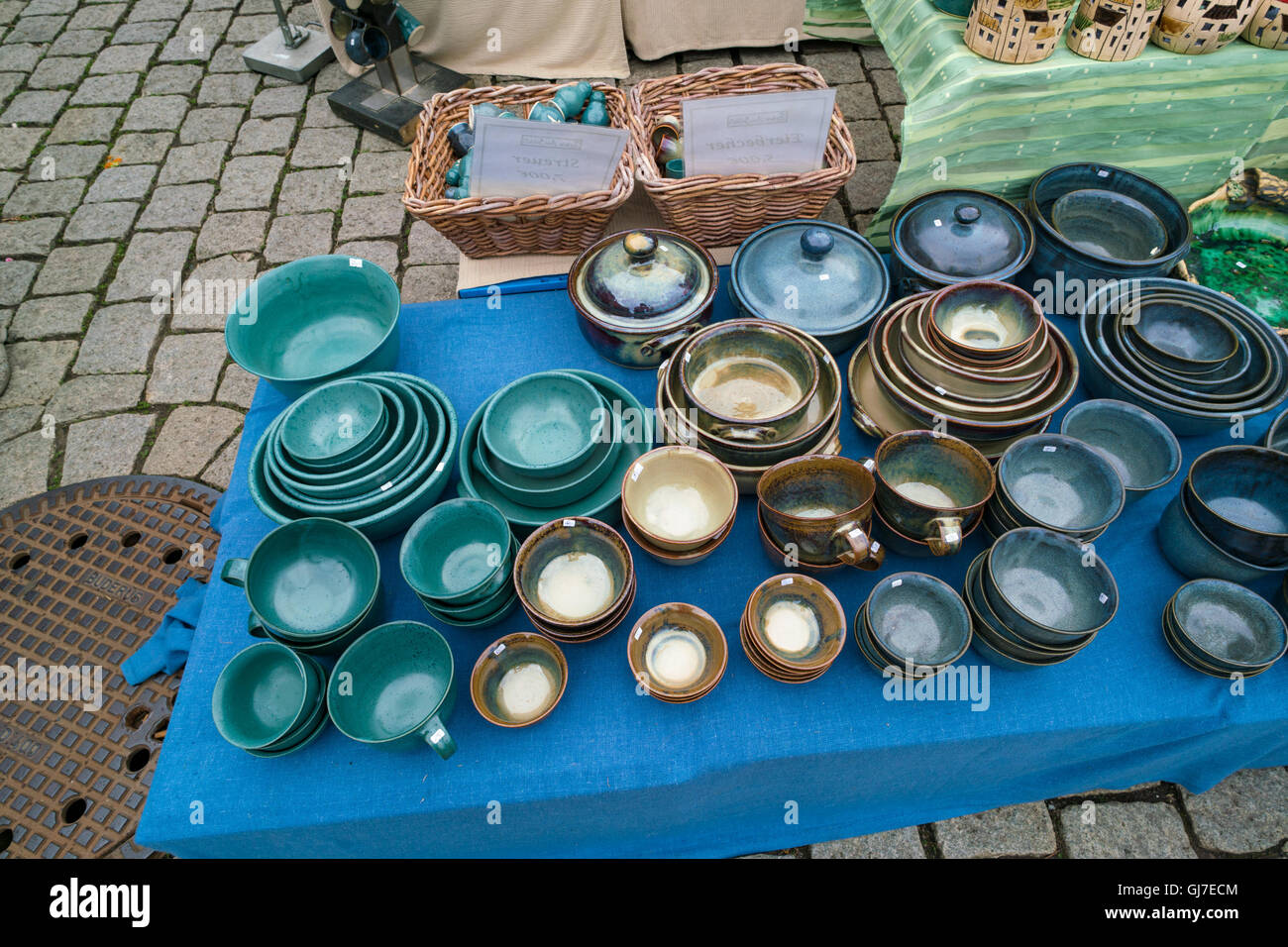 GERA, ALLEMAGNE - Mai 29, 2016 : la céramique et le marché des pots Banque D'Images