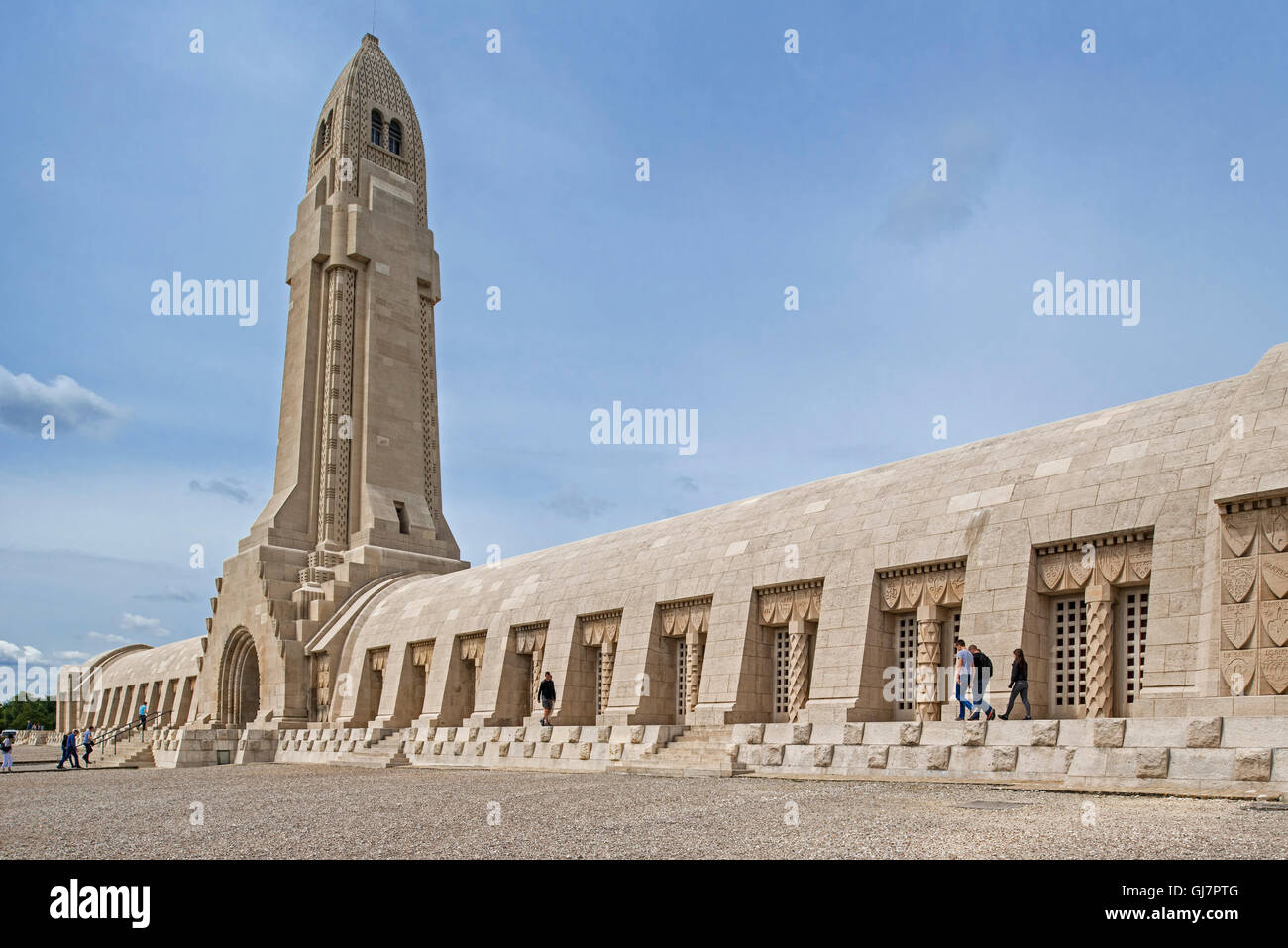 Ossuaire de Douaumont cimetière militaire et pour une première guerre mondiale soldats français et allemands qui sont morts à la bataille de Verdun, France Banque D'Images