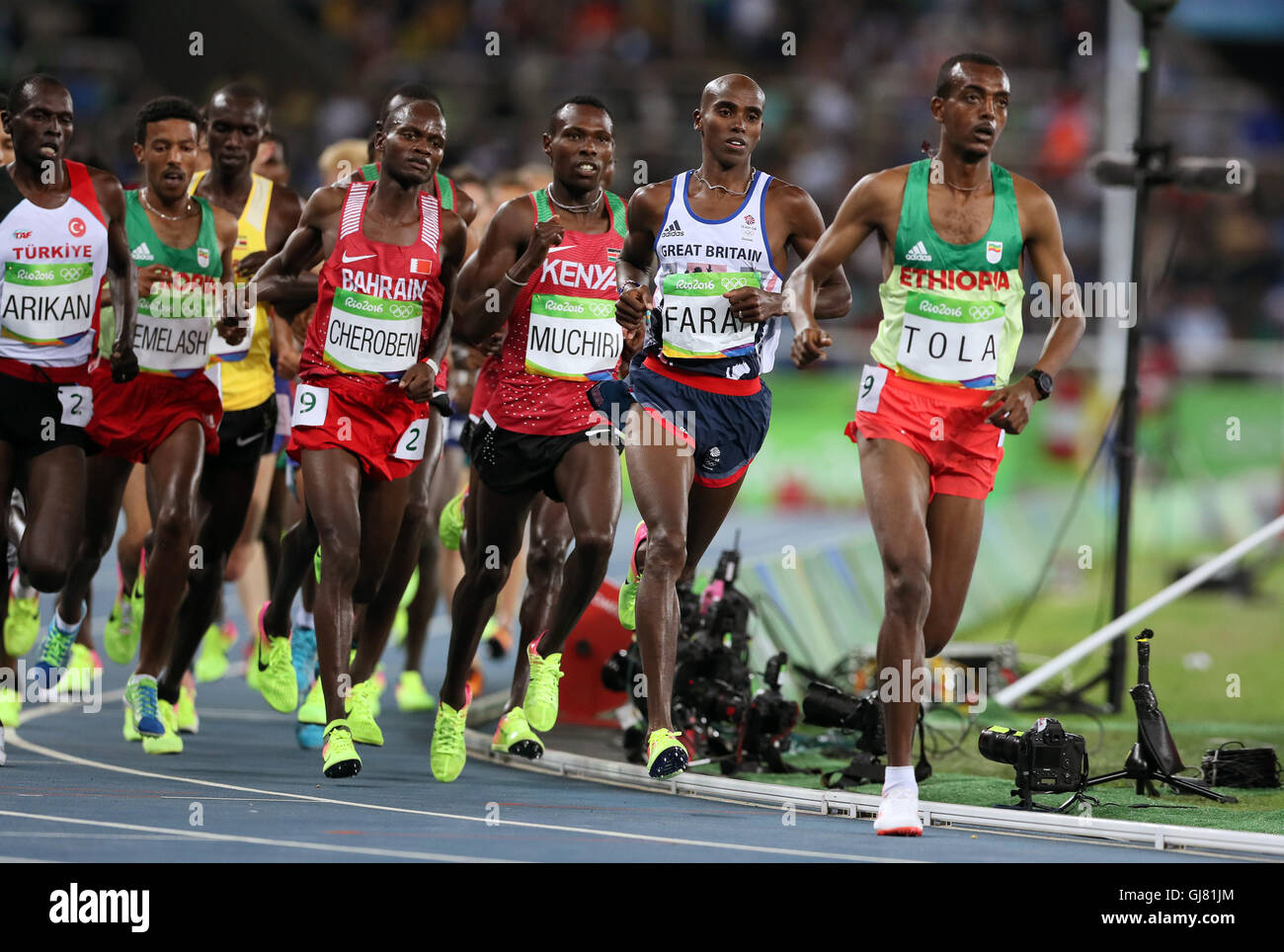 Mo Farah la Grande-Bretagne pendant la finale hommes 10 000 m aux Jeux Olympiques Stadium sur le huitième jour de la Jeux Olympiques de Rio, au Brésil. Banque D'Images