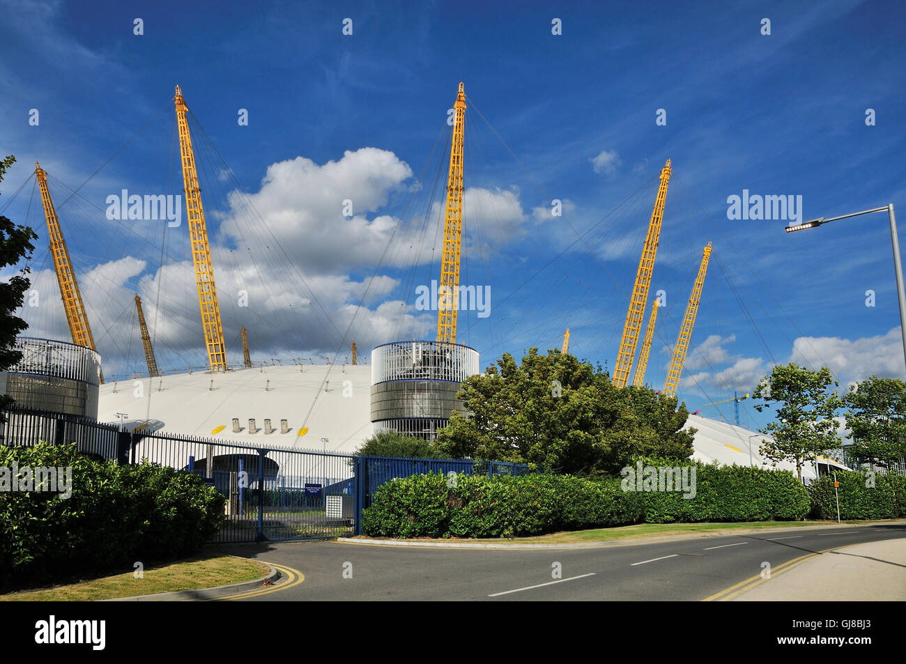 L'O2 Arena, Greenwich, sud-est de Londres Royaume-Uni, vue du sud-ouest, sur Waterview Drive Banque D'Images