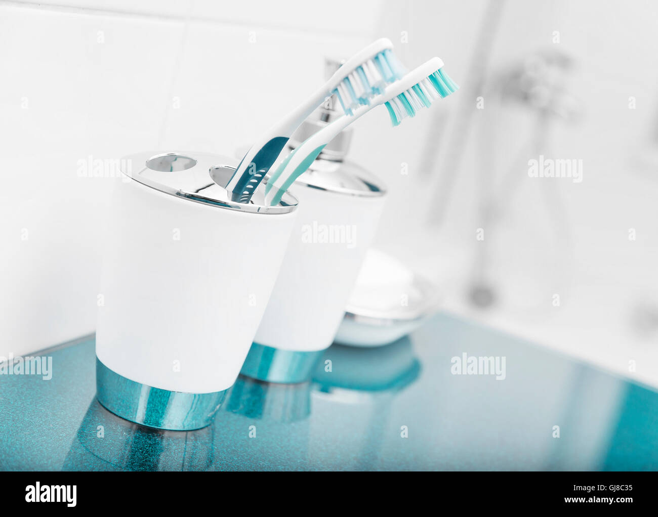 Articles d'hygiène personnelle. Accessoires en blanc salle de bains. Banque D'Images