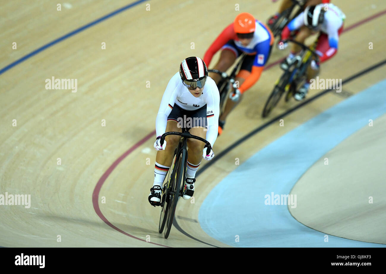 Rio de Janeiro, Brésil. 13e Août 2016. Kristina Vogel de l'Allemagne dans l'actine dans le second tour Keirin Vélo Suivi des événements au cours de l'Jeux olympiques de Rio 2016 au vélodrome à Rio de Janeiro, Brésil, 13 août 2016. Photo : Felix Kaestle/dpa/Alamy Live News Banque D'Images