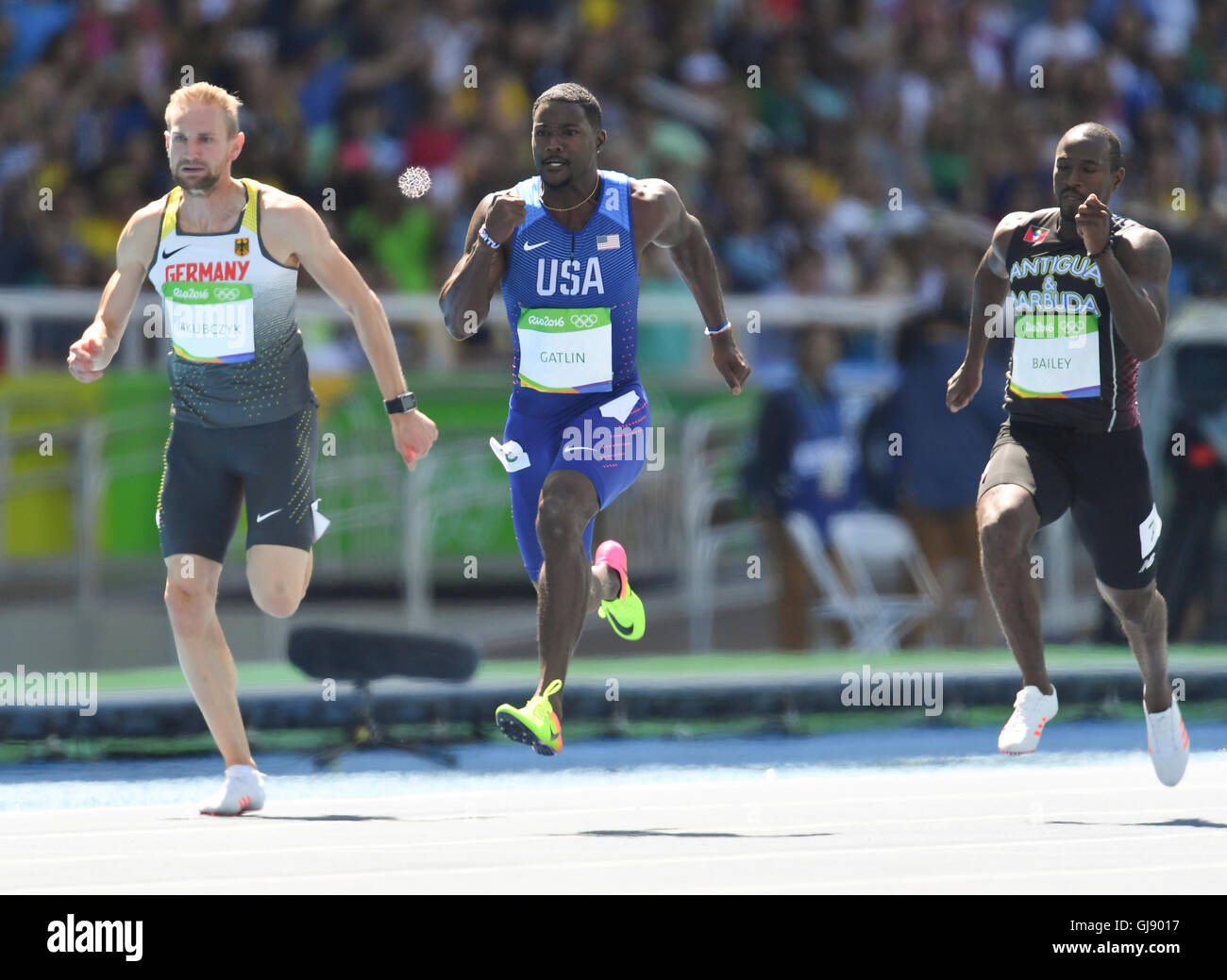 RIO DE JANEIRO, Brésil - 13 août : Justin Gatlin des USA dans la chauffe de la mens 100m au cours de la matinée du jour 8 de l'athlétisme aux Jeux Olympiques de Rio 2016 au Stade olympique le 13 août 2016 à Rio de Janeiro, Brésil. (Photo de Roger Sedres/Gallo Images) Credit : Roger Sedres/Alamy Live News Banque D'Images