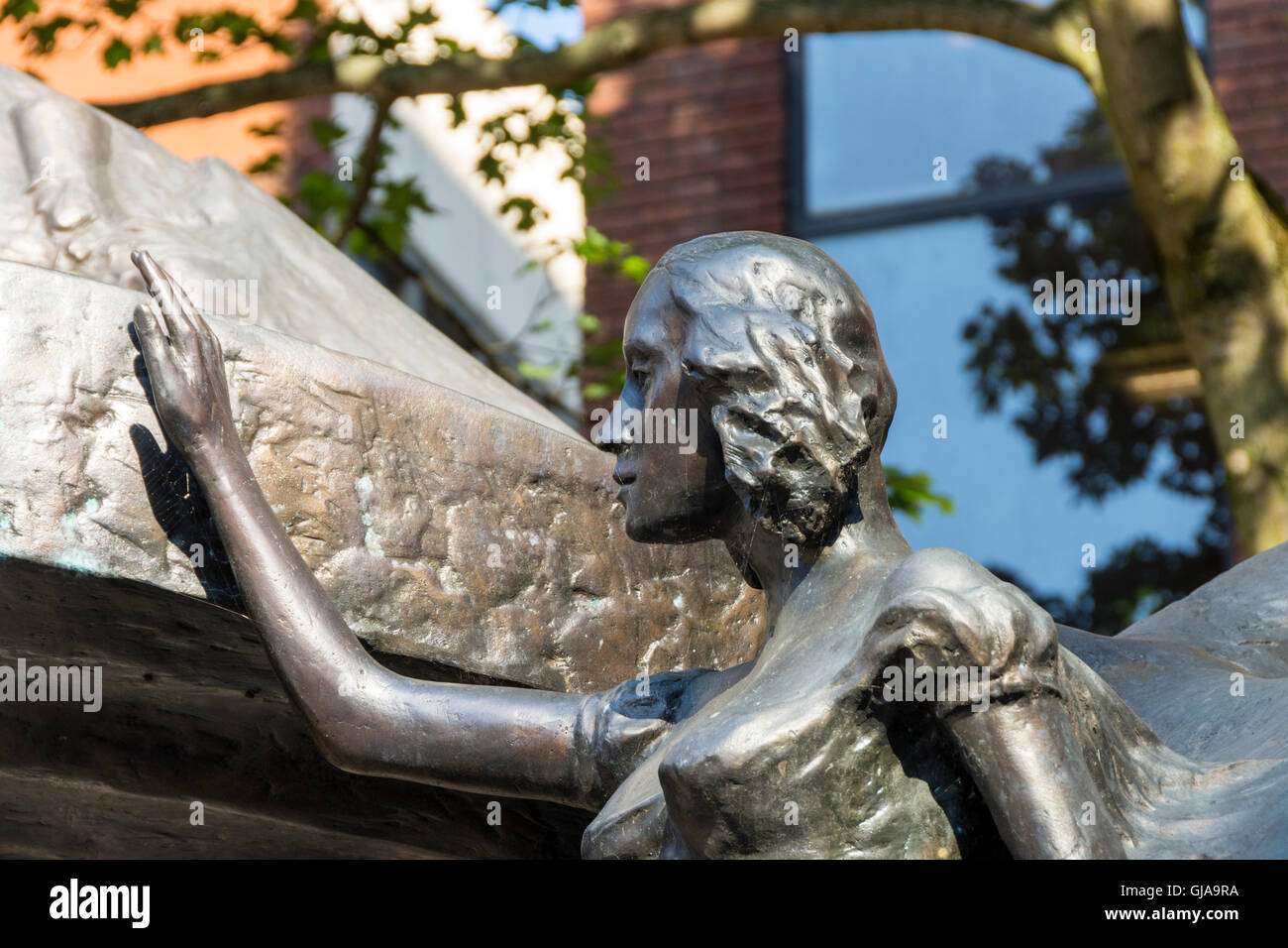 Détail de la sculpture commémorative Chopin, par Robert Sobocinski. Deansgate, Manchester, Angleterre, RU Banque D'Images