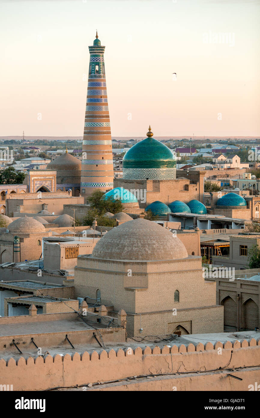 Minaret de l'Islam Khodja, Khiva, Ouzbékistan Banque D'Images