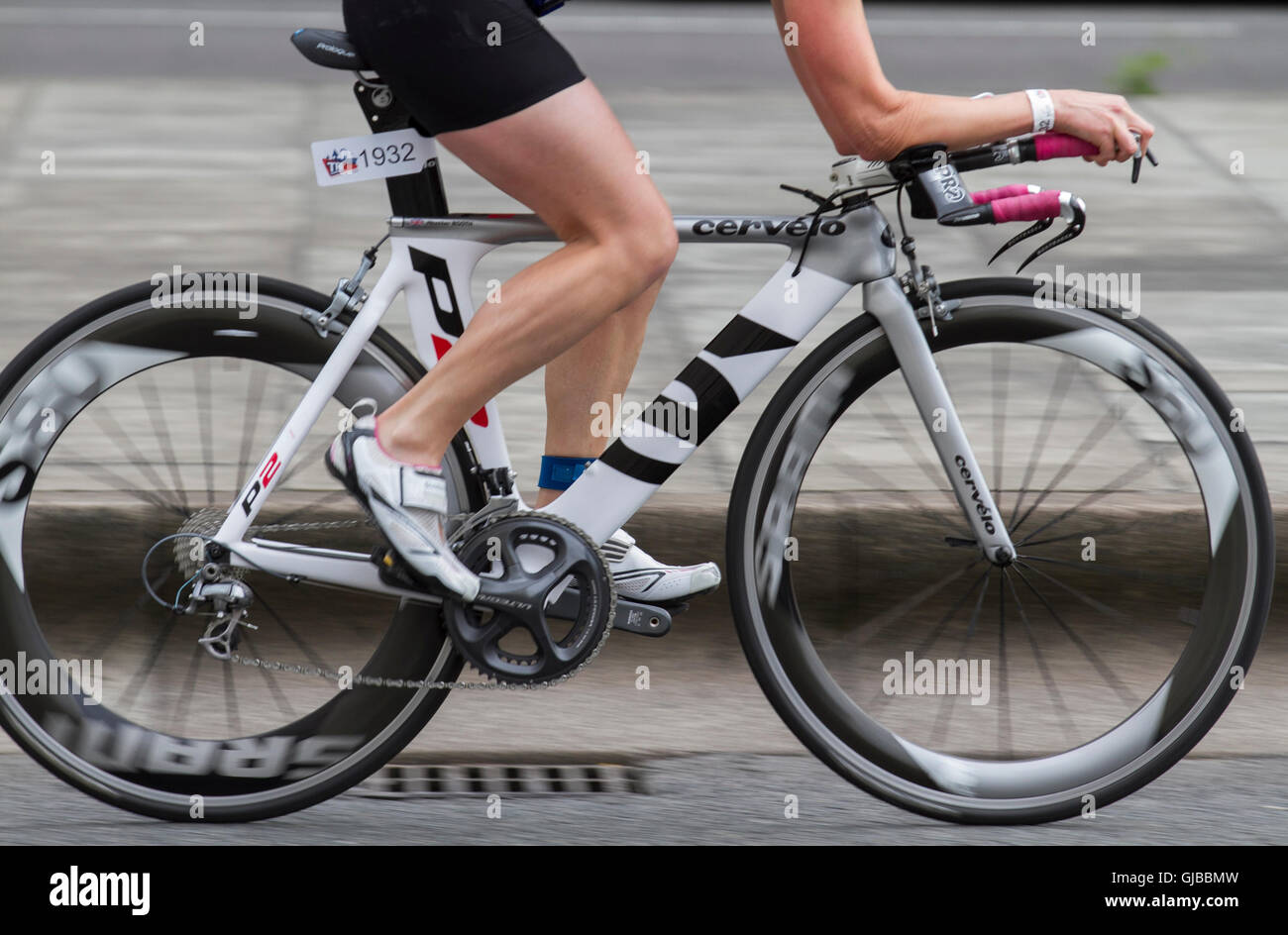 Cervelo P2 vélo de route, les cadres de bicyclette, en fibre de carbone  monocoque, cadres, vélo composite par les cyclistes à l'élite du  Championnat britannique 2016 Triathlon Tri comme Liverpool accueille le