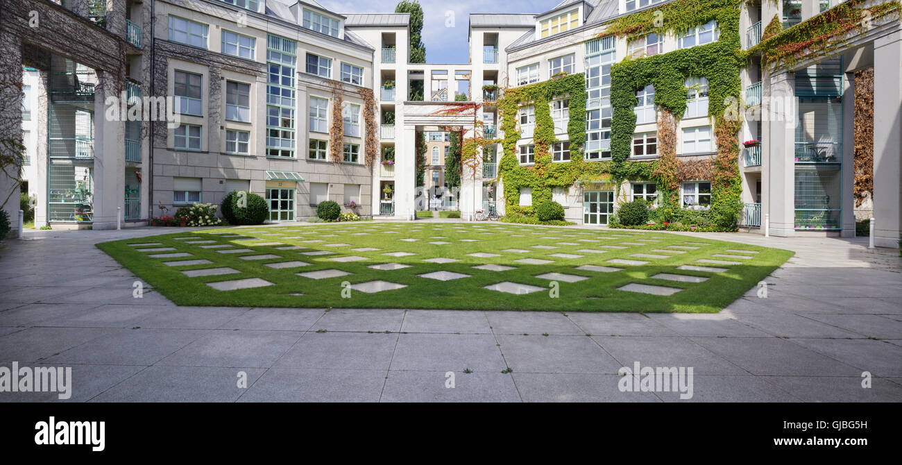 Am Tegeler Hafen bloc d'appartement par les architectes Moore, Ruble et Yudell - cadre de l'IBA 1987 projet, Tegel, Berlin, Allemagne Banque D'Images