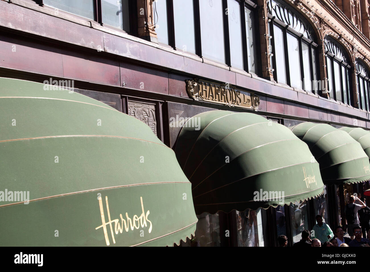 Harrods situé sur Brompton Road, Knightsbridge à Londres, Angleterre, RU Banque D'Images