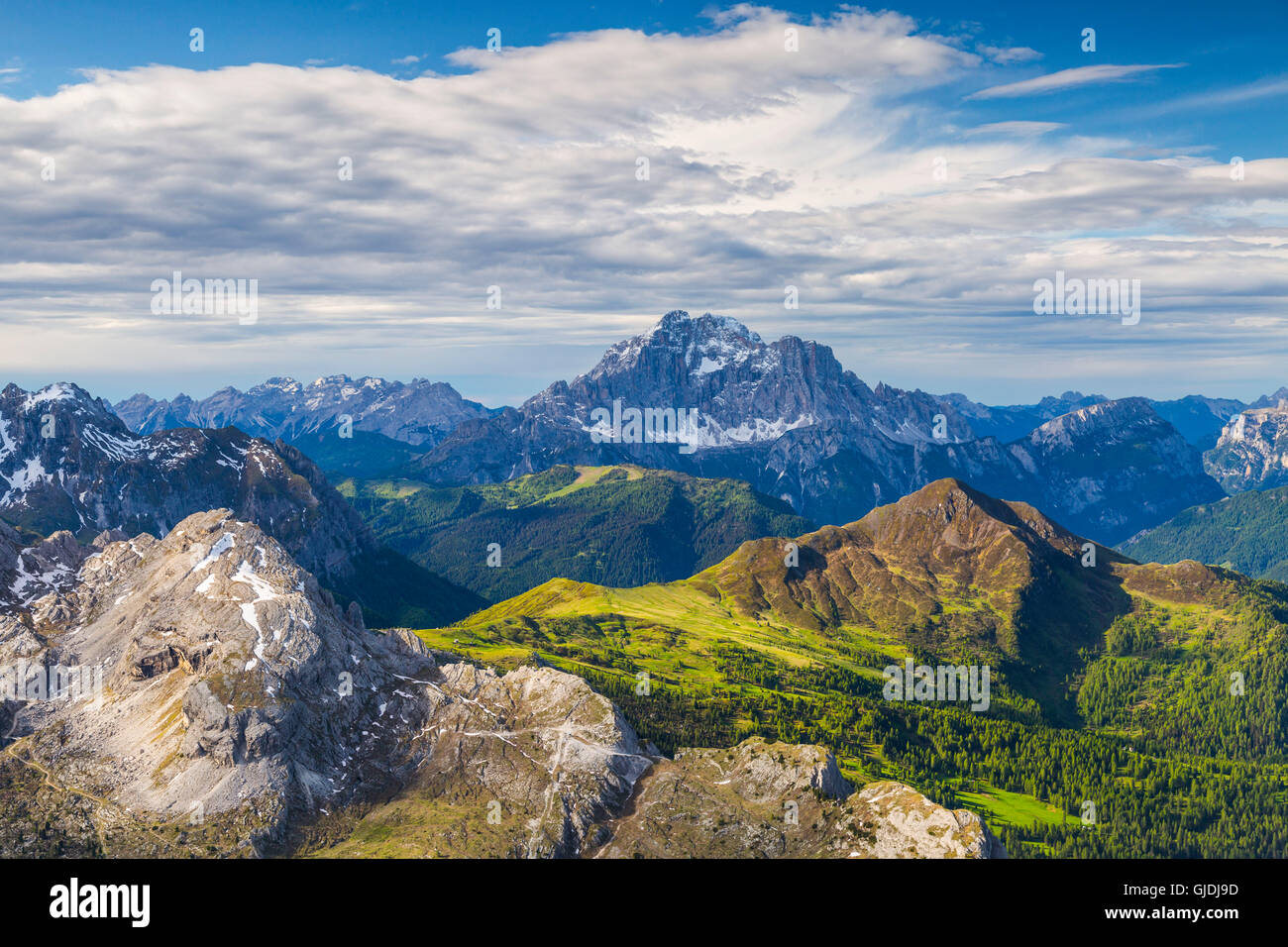 L'Italie, les Alpes, les Dolomites, Montagnes, Vue de Lagazuoi, Civetta, printemps Banque D'Images