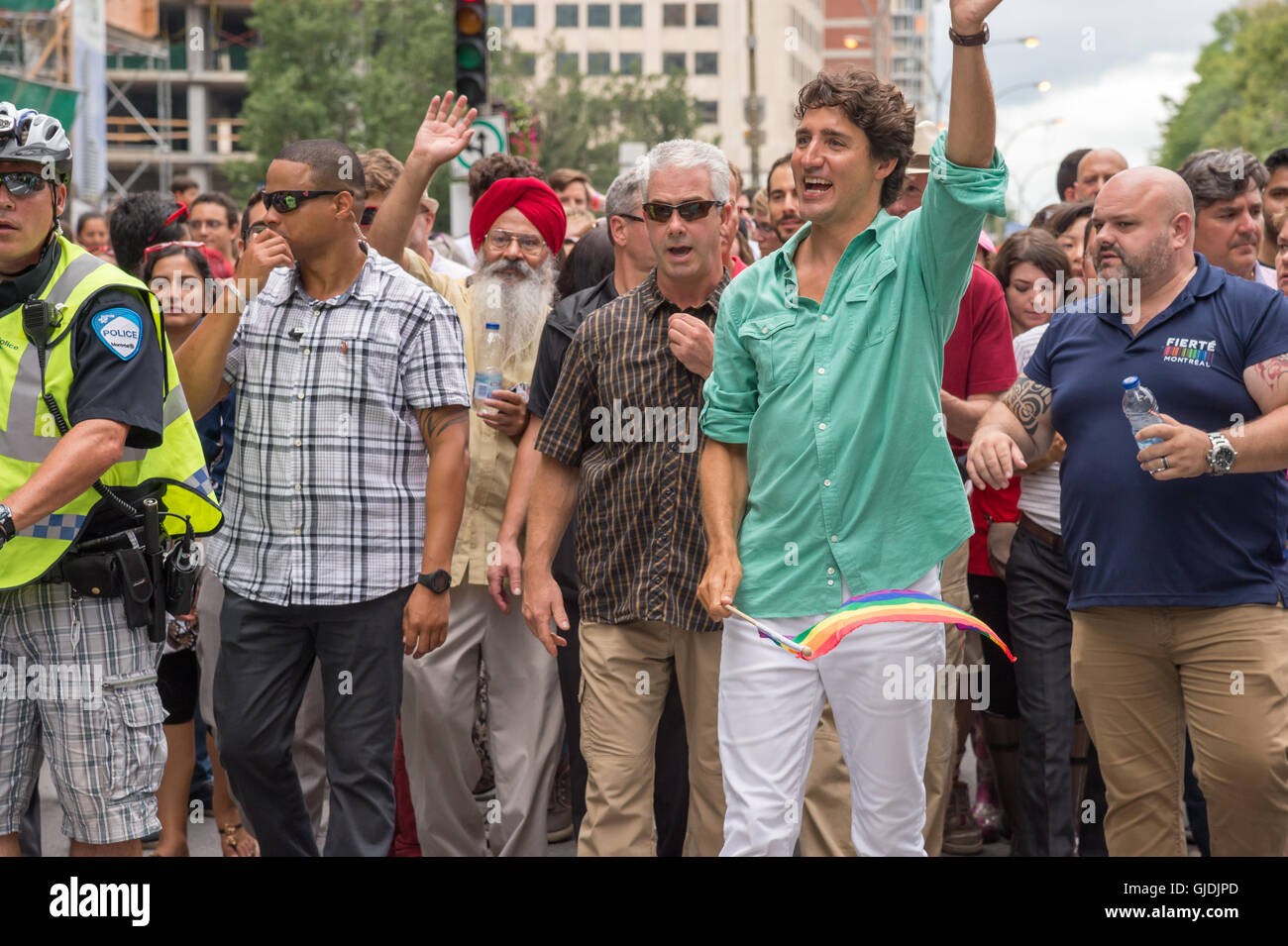 Montréal, Canada. 14 août, 2016. Le premier ministre du Canada, Justin Trudeau prend part au défilé de la fierté Montréal. Crédit : Marc Bruxelles/Alamy Live News Banque D'Images