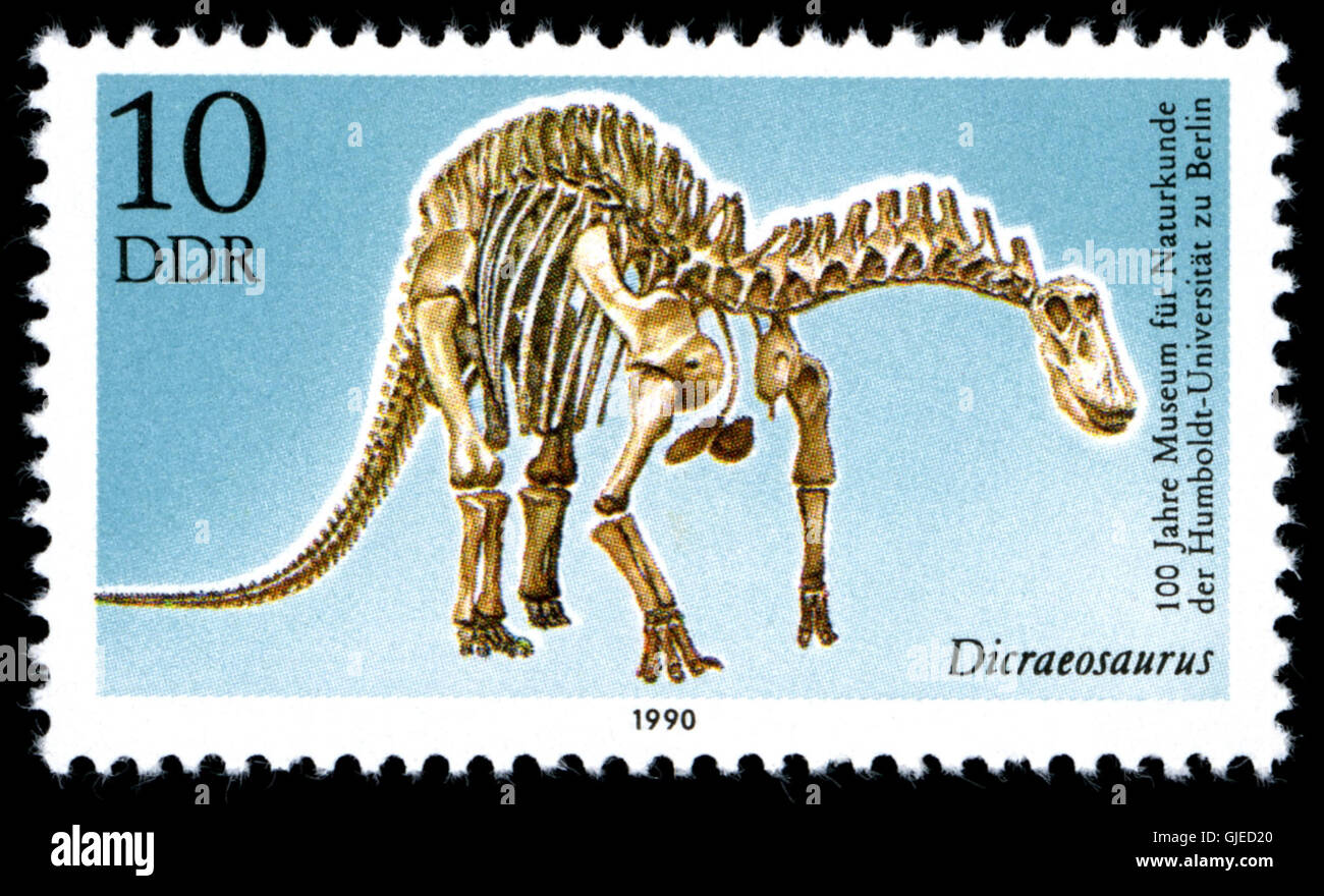 Le timbre à 3324 MiNr à 1990 de l'Allemagne (DDR) commémore un événement national important dans la dernière année de l'État est-allemand. Il présente des thèmes nationaux pertinents et le marquage postal. Banque D'Images