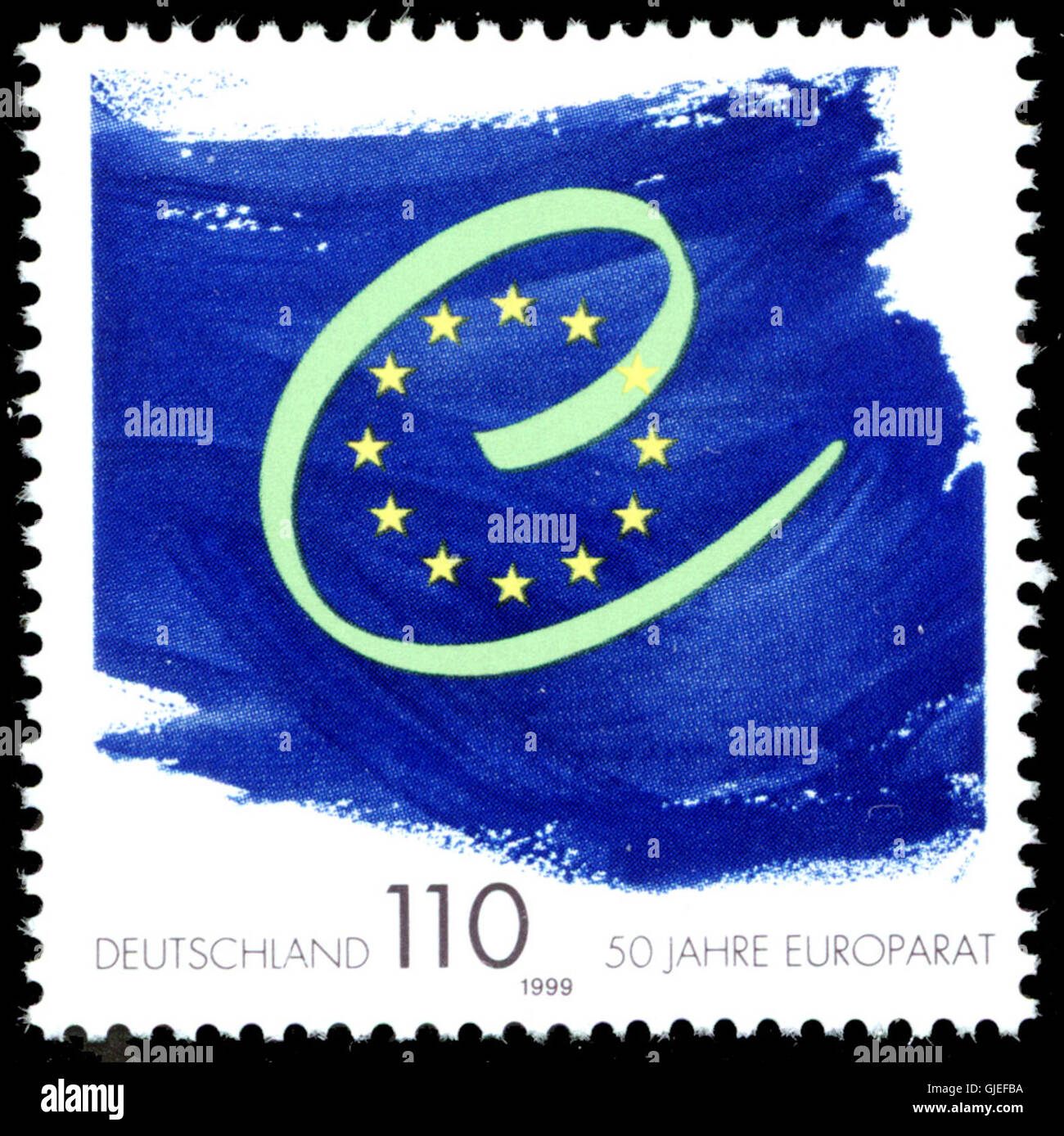 Le timbre allemand MiNr 2049 1999 commémore l'Europarat, une importante institution européenne. Il souligne le rôle de l’Allemagne dans la diplomatie européenne et ses contributions à la coopération internationale. Banque D'Images