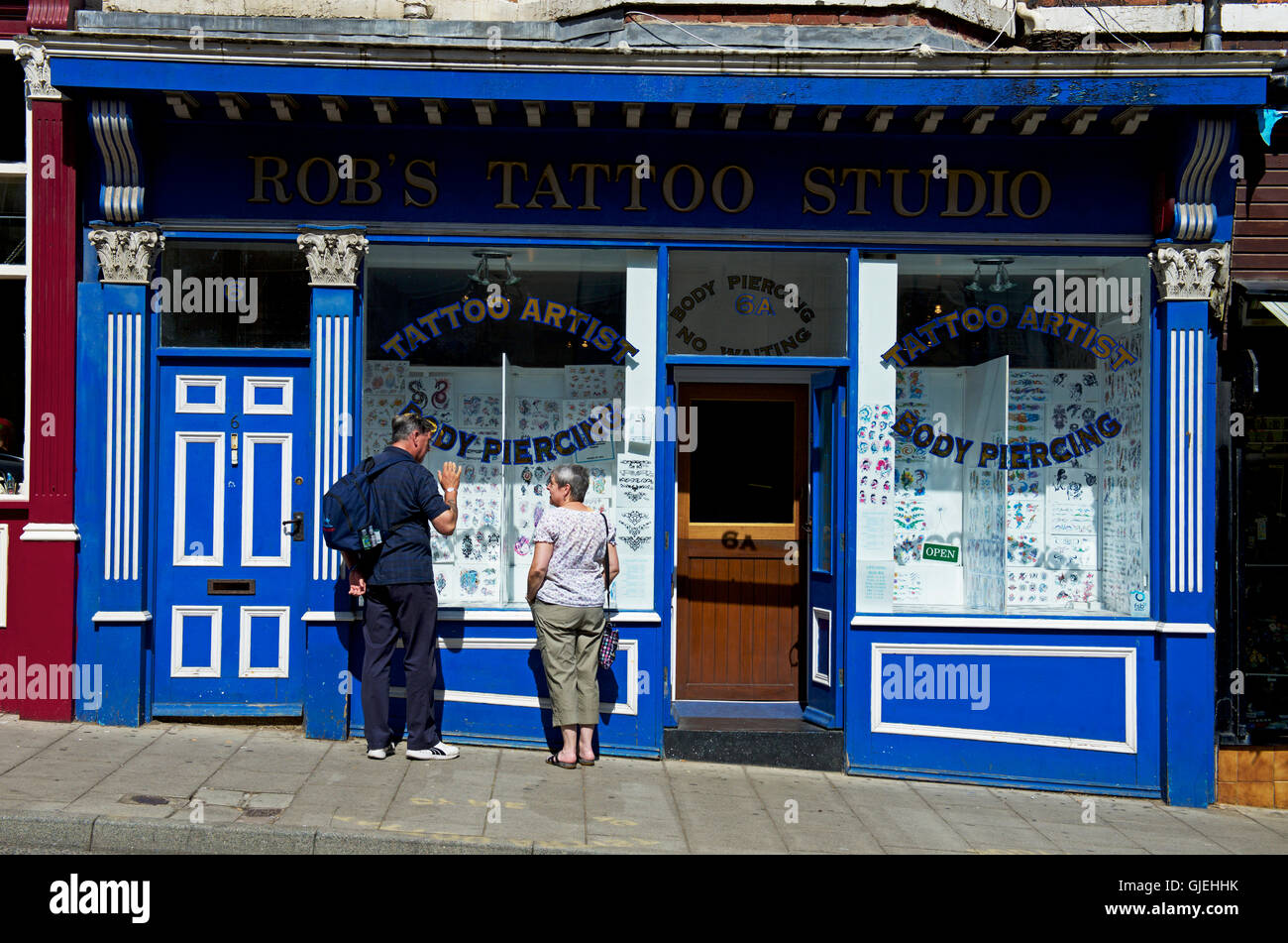 Rob's Tattoo Studio, Scarborough, North Yorkshire, England UK Banque D'Images