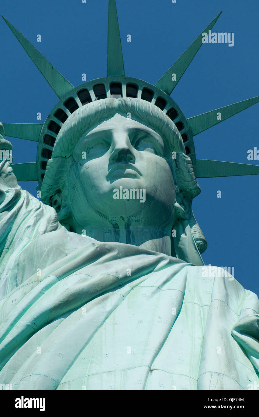 La Statue de la Liberté éclairant le monde est un cadeau de l'amitié du  peuple de France au peuple des Etats-Unis Photo Stock - Alamy