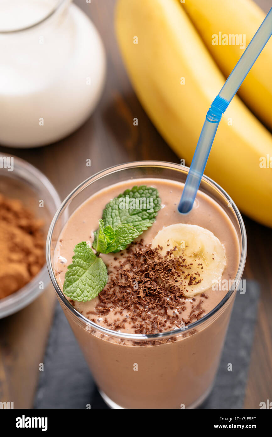 Smoothie banane chocolat au-dessus Banque D'Images