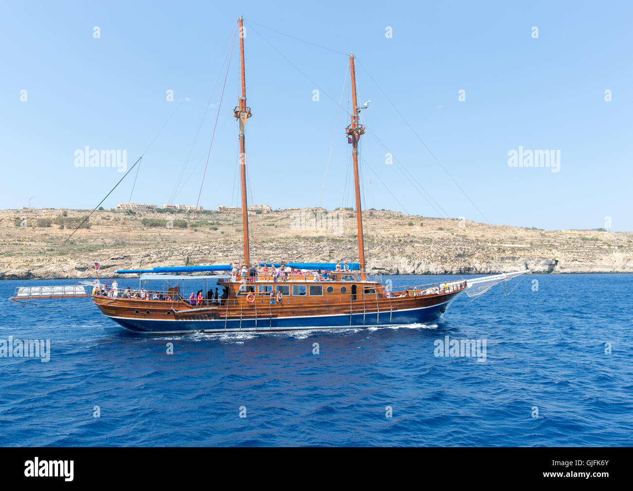 L'Fernandes II, une partie de la flotte de Captain Morgan à Malte, en tenant les touristes en excursions de jour Banque D'Images