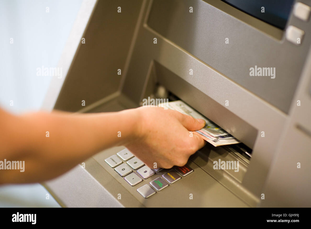 retirer de l’argent Banque D'Images