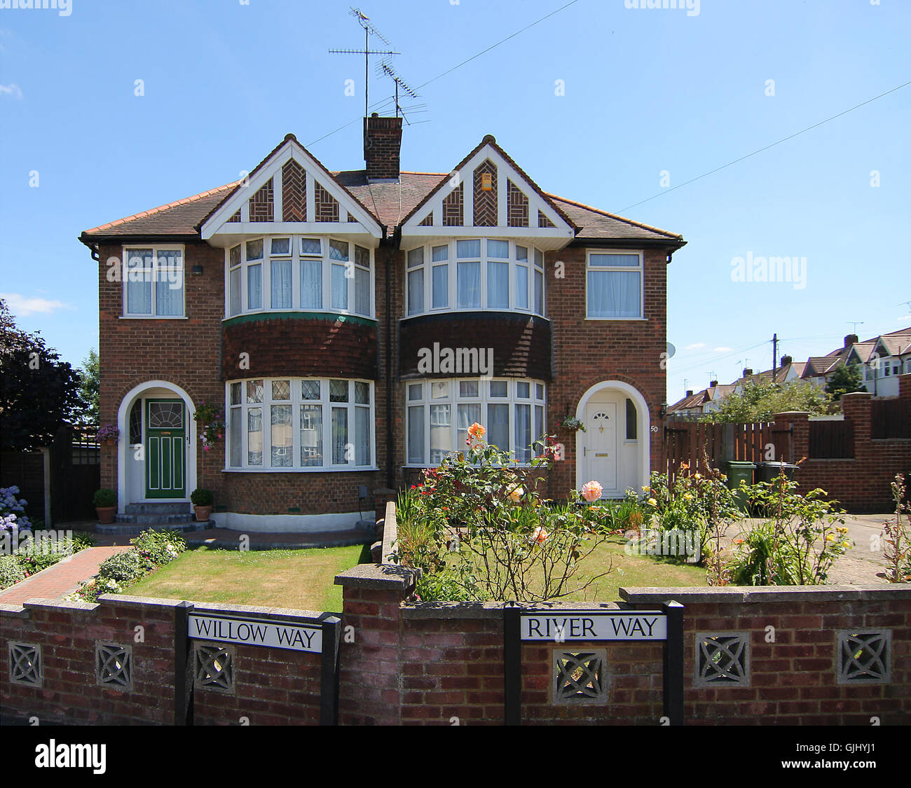 Maison avec jardin en Angleterre Banque D'Images
