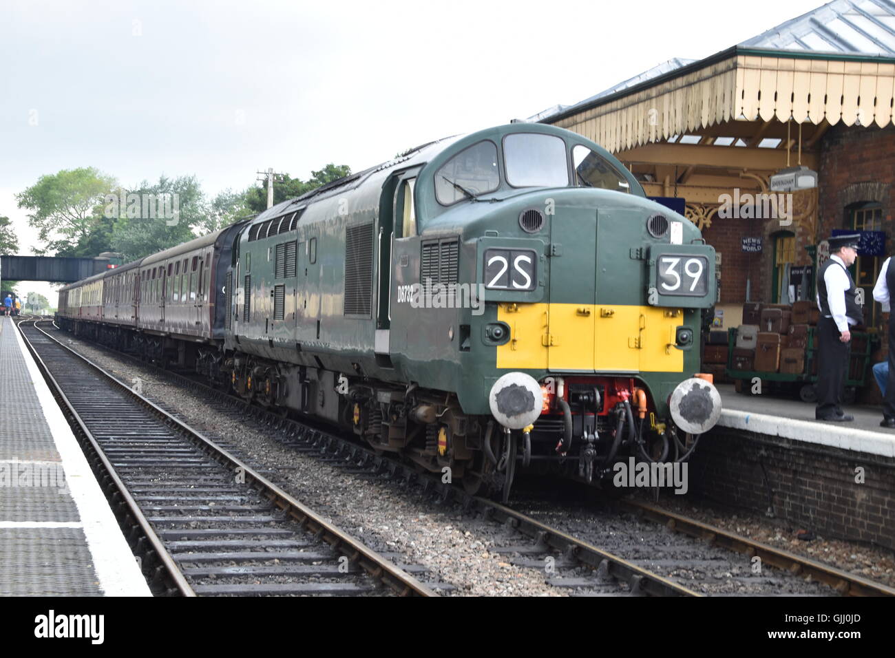Locomotive Diesel de la classe 37 à Sheringham gare sur le chemin de North Norfolk. Banque D'Images
