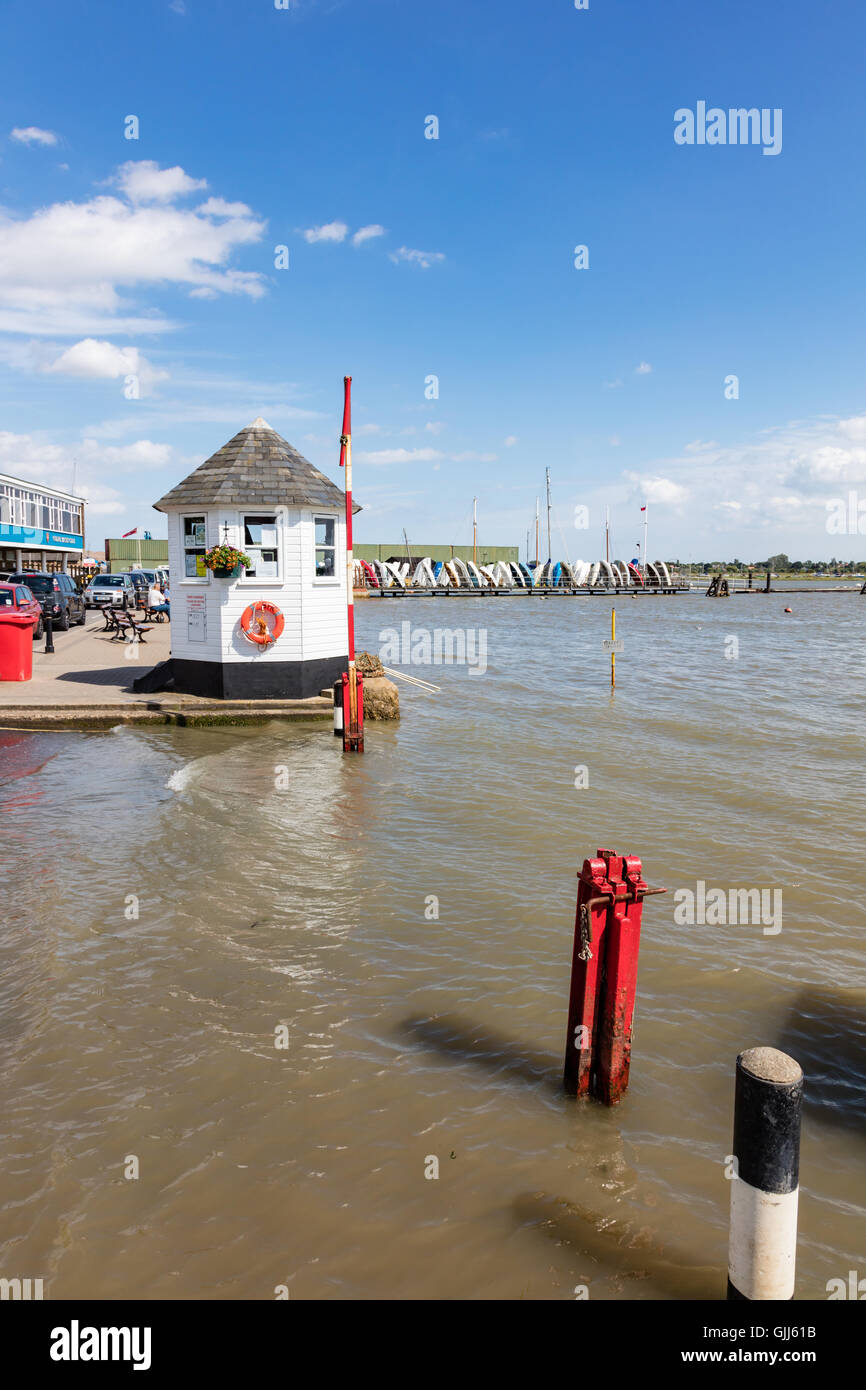 Le disque maître sur le bureau,la rivière Colne, Brightlingsea, Essex, UK Banque D'Images