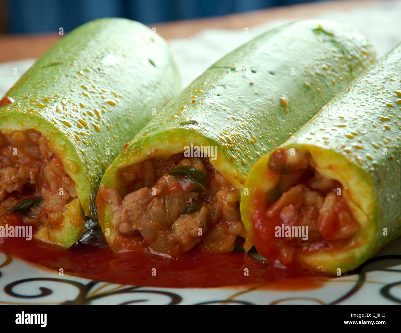 Mehshi Kusa - les courgettes farcies de riz et de la viande Banque D'Images