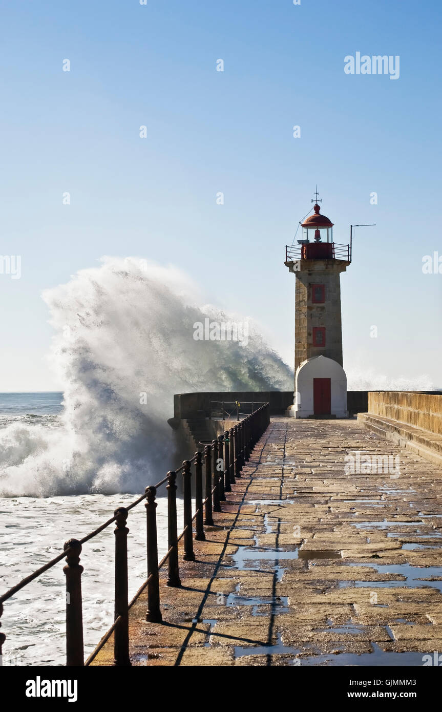 Vague pier garde-corps Banque D'Images