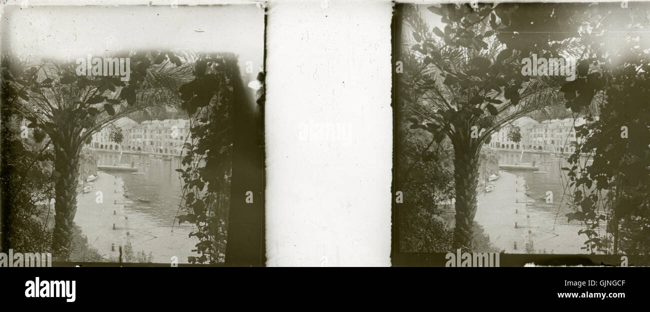 Cette image, probablement une photographie recadrée, met en évidence le célèbre monument de Pise, la Tour penchée de Pise en Italie, l'une des structures les plus reconnaissables au monde. Banque D'Images