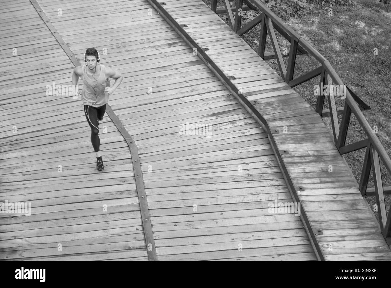 Un homme noir et blanc runner jogger vue élevée au-dessus des hautes Banque D'Images