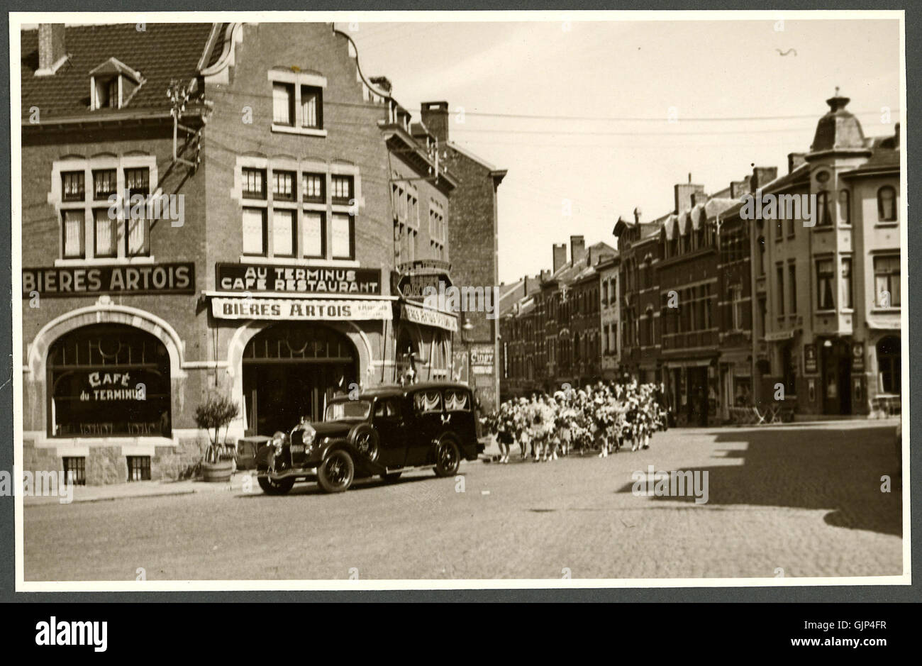 Le document vis du 1938 juillet 27, intitulé dossier 2330, fournit un historique des événements entourant cette date. Il est important pour comprendre le contexte et les détails de l'histoire du milieu du XXe siècle. Banque D'Images