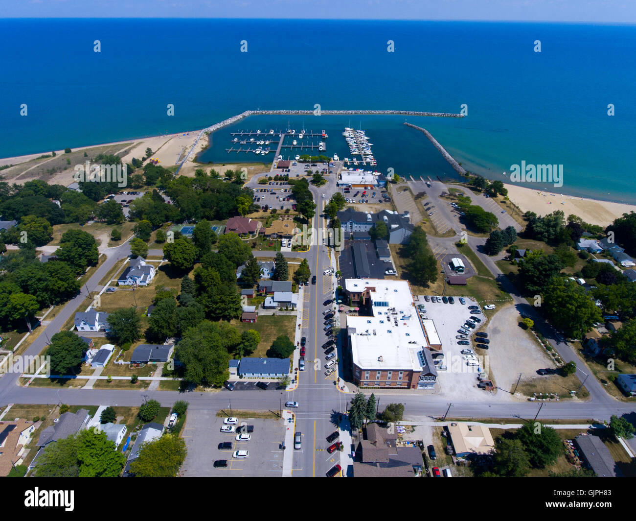 Vue aérienne de la petite ville l'homme a fait, sur le lac Huron, à Lexington, sur le lac Huron, Michigan Banque D'Images