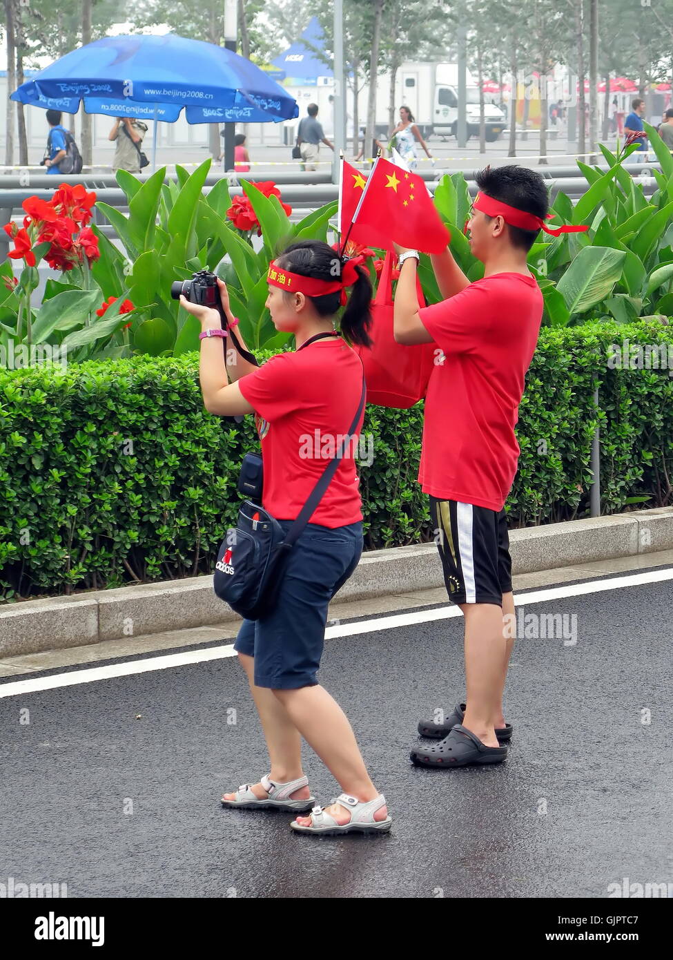 Les jeunes amoureux ont pris des photos pendant les Jeux Olympiques de Beijing de 2008 sur Aug.10 en Chine. Banque D'Images
