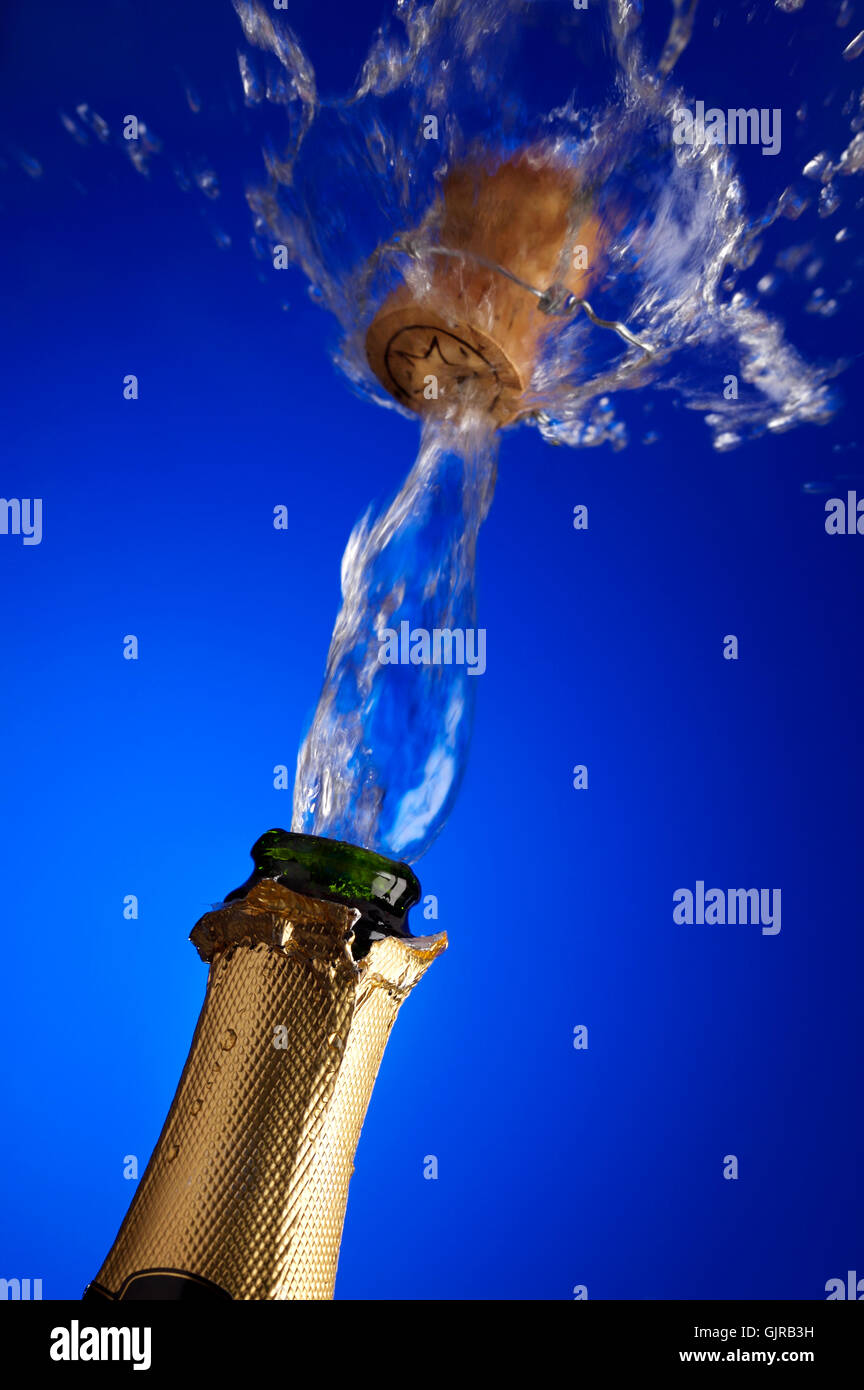 Close up explosion champagne bottle cork Banque de photographies et d