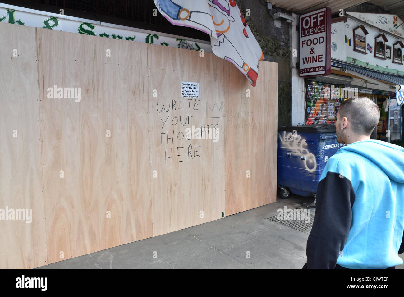 Brixton, Londres, Royaume-Uni. 18 août 2016. Traders commencent à être expulsés de Brixton Arches en raison de travaux de rénovation. Banque D'Images