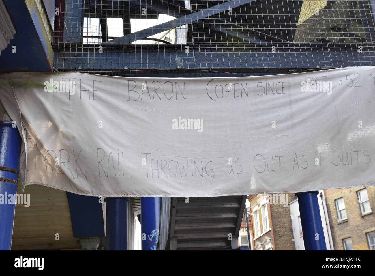 Brixton, Londres, Royaume-Uni. 18 août 2016. Traders commencent à être expulsés de Brixton Arches en raison de travaux de rénovation. Banque D'Images