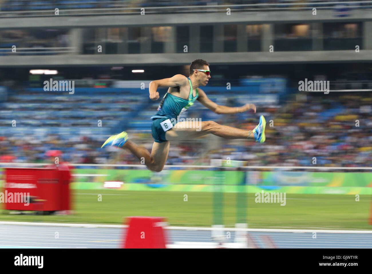 Rio de Janeiro, Brésil. 18 août, 2016. Athlétisme AUX JEUX OLYMPIQUES DE RIO 2016 - Suguimati Mahau (BRA) en demi-finale du 400 mètres haies aux Jeux Olympiques de Rio 2016 d'athlétisme qui a eu lieu à l'Estadio Olimpico Crédit : Foto Arena LTDA/Alamy Live News Banque D'Images