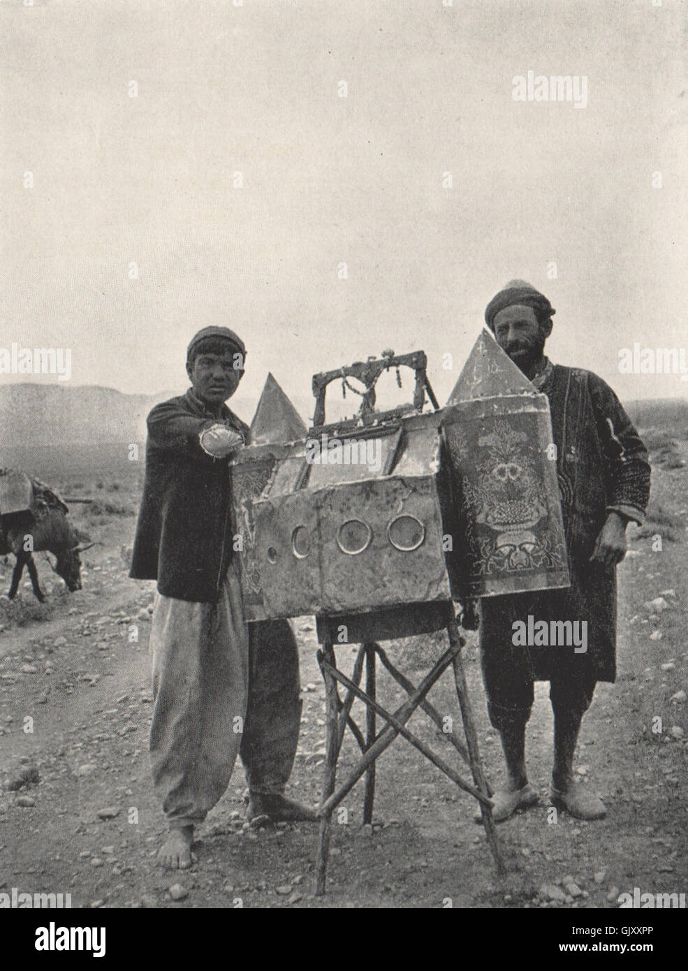 'Peepshow sur l'Oronte' par Margaret Thomas. Le Liban, l'ancien 1908 Banque D'Images