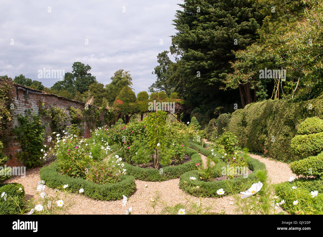 Lit fleur jardin formel Banque D'Images